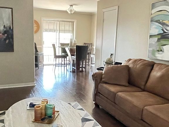 5th image of 5025 Wayneland Dr APT L3
