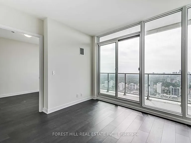 2221 Yonge St #5703 — Photo 17