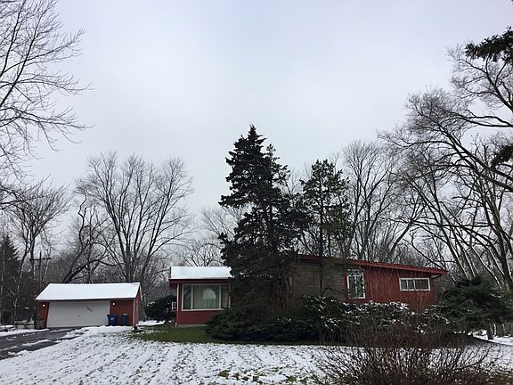 2nd image of 20618 Hutchinson Ave