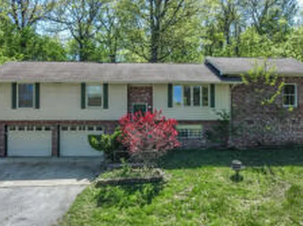 5202 Fox Run Dr, Harrison, AR 72601