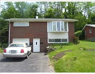 402 Garden City Dr photo 1