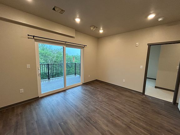 5th image of 6950 Hickman Rd #300A