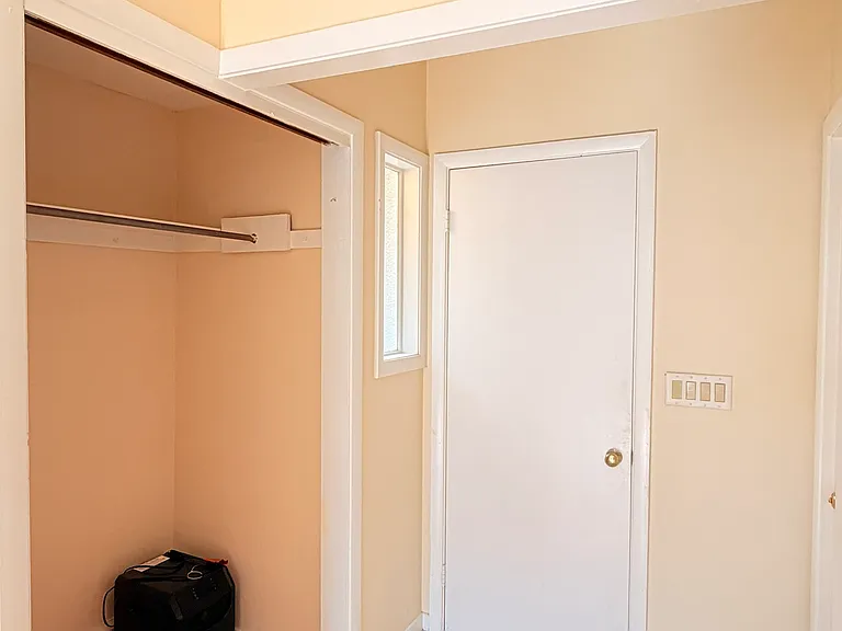 111 College St #4C — Photo 13