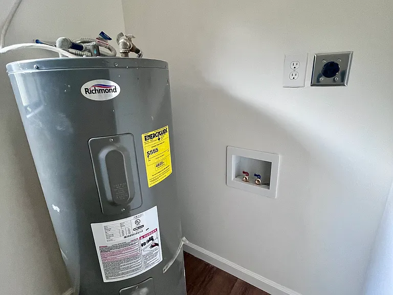 147 Beech St — Photo 3