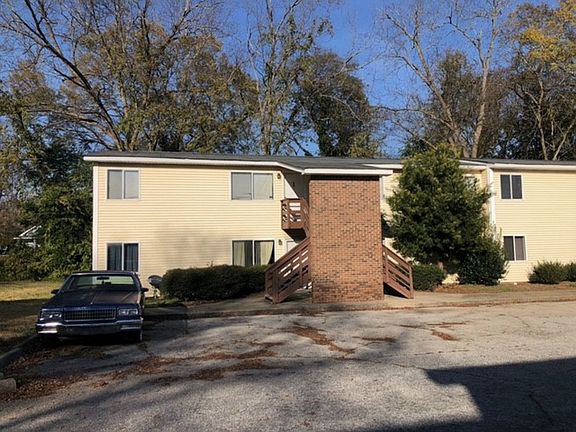 3rd image of 136 Cambridge Ave W APT 15