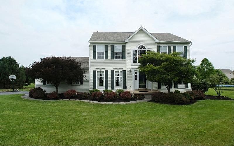 1st image of 3008 Farmhouse Ln
