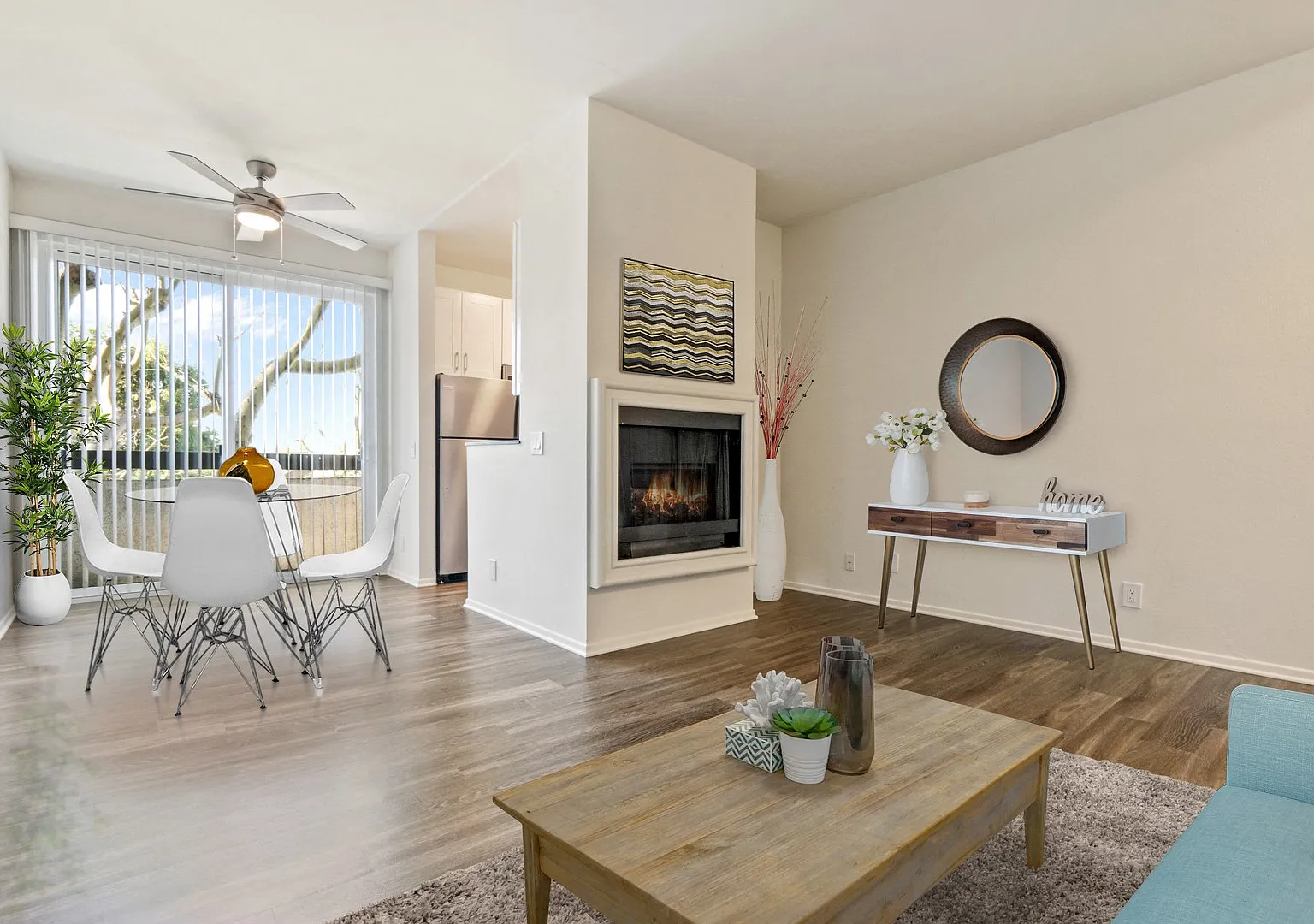 Park Overland Apartments — Photo 1
