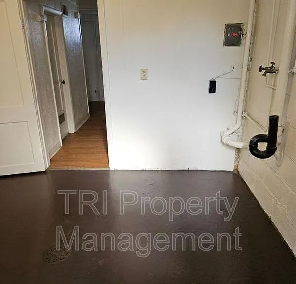 2204 1/2 9th Ave — Photo 8