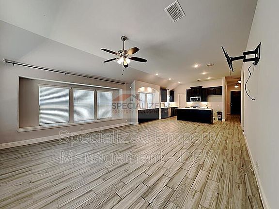 2nd image of 3816 Noblewood Dr