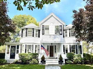 12 Vine St, Manchester, MA 01944
