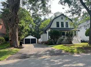 16 Maple Ave, Closter, NJ 07624