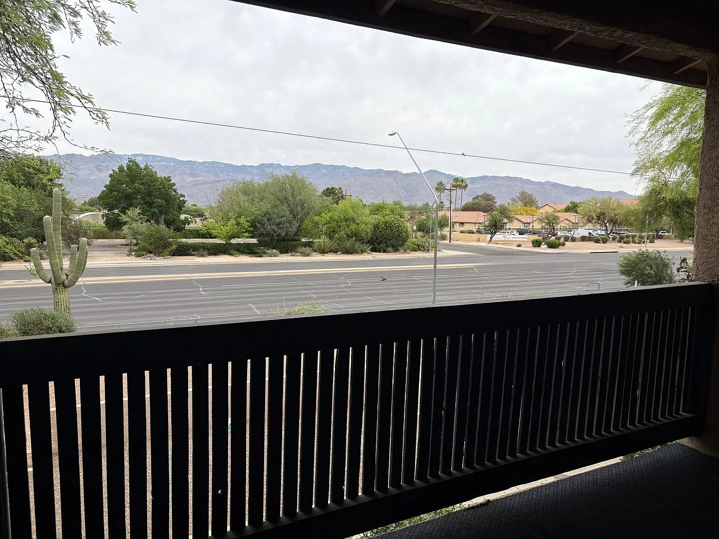 Lovely 2 Bedroom Condominium **Move In Special 1/2 Off First Months Rents** — Photo 2