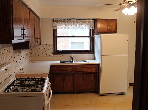 4th image of 5745 S Mason Ave