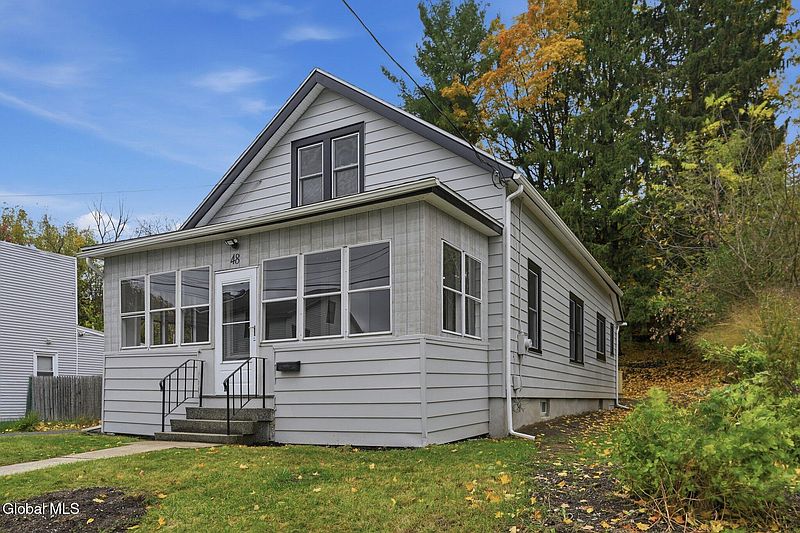 3rd image of 48 Brookview Avenue