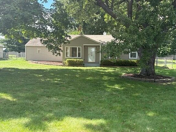 3rd image of 5910 Orchard Ct