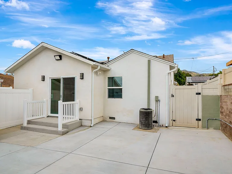 10951 Whitegate Ave — Photo 41