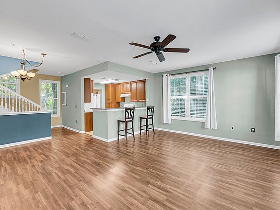 5th image of 60 Fenwick Hall Allee Aly #1211
