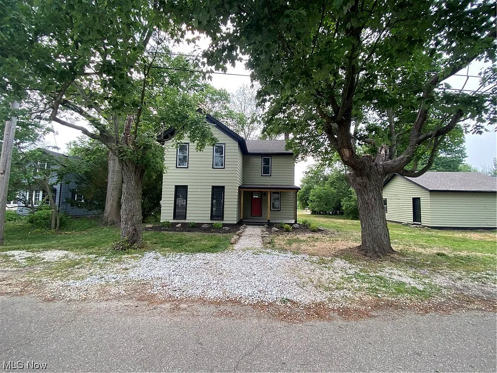 7588 Middle St photo 1