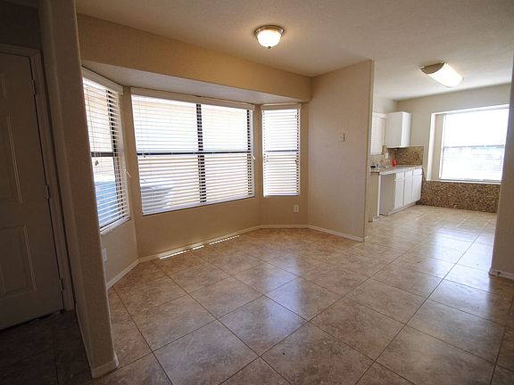 4th image of 4010 N 88th Dr