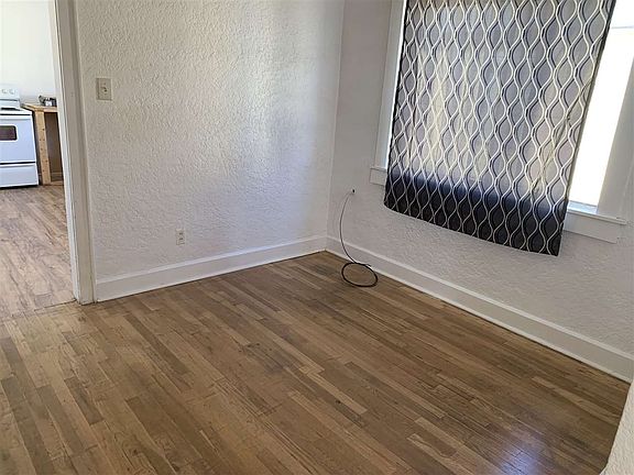 4th image of 1200 N Lea Ave