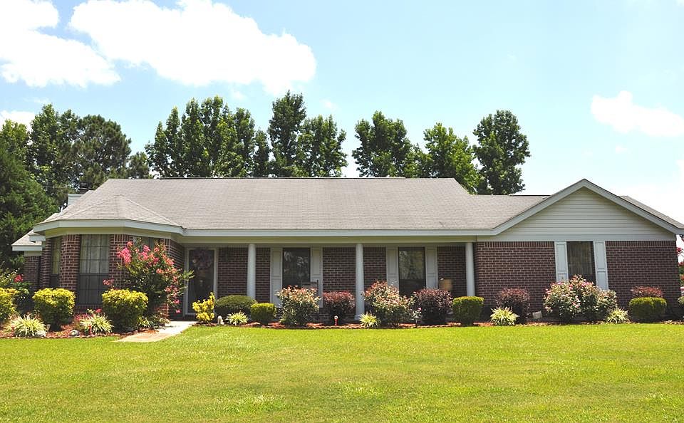 1st image of 880 Big Springs Dr NE