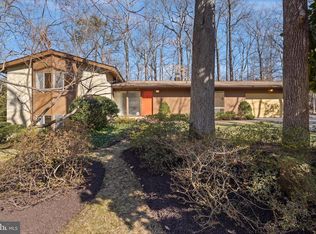 8801 Edward Gibbs Pl, Alexandria, VA 22309