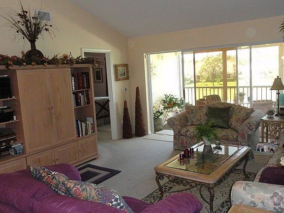 4th image of 725 Saratoga Cir APT 201