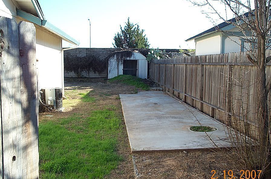 1st image of 758 Twin Hills Dr