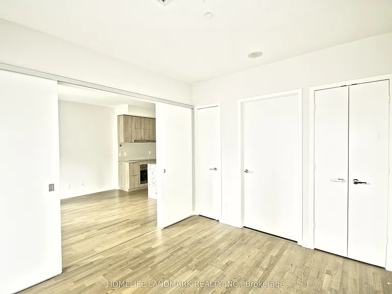 1 Bloor St E #809 — Photo 10
