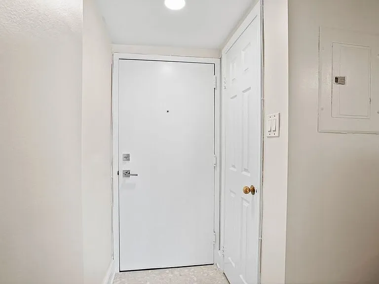 1825 T St NW #304 — Photo 4
