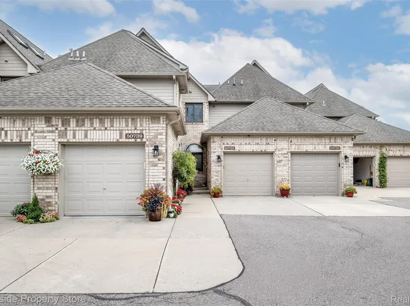 50739 Harbour View Dr N, New Baltimore, MI 48047