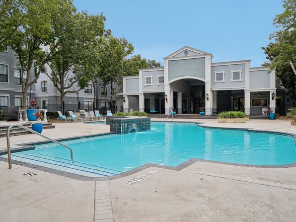 2500 Woodland Park Dr APT M111