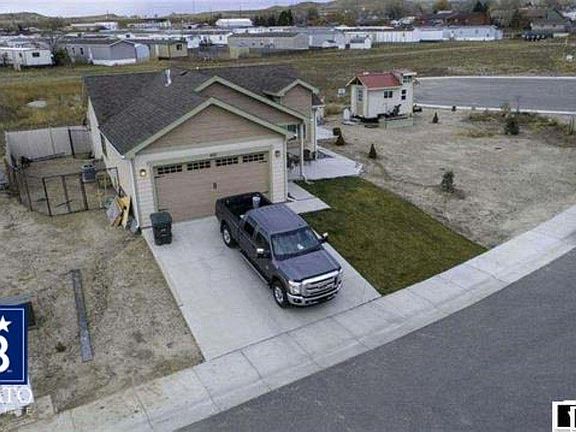 3rd image of 466 S Wind River Dr