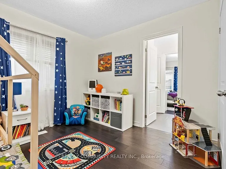 64 Bill Hutchinson Cres — Photo 15