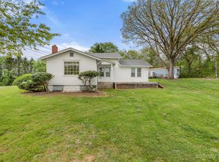 18 Wesleyan Dr, Candler, NC 28715