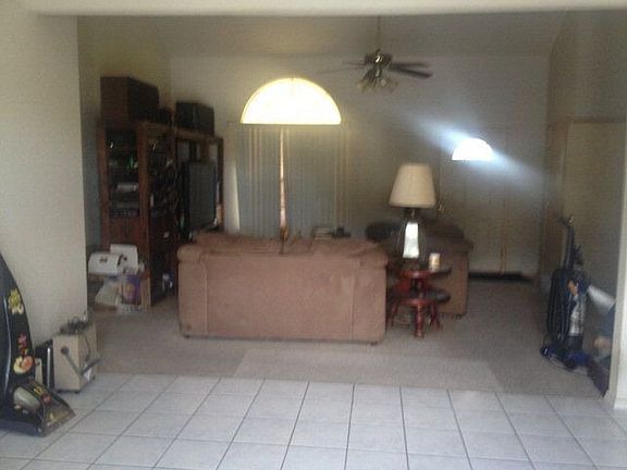 4th image of 833 Abrahamson Dr