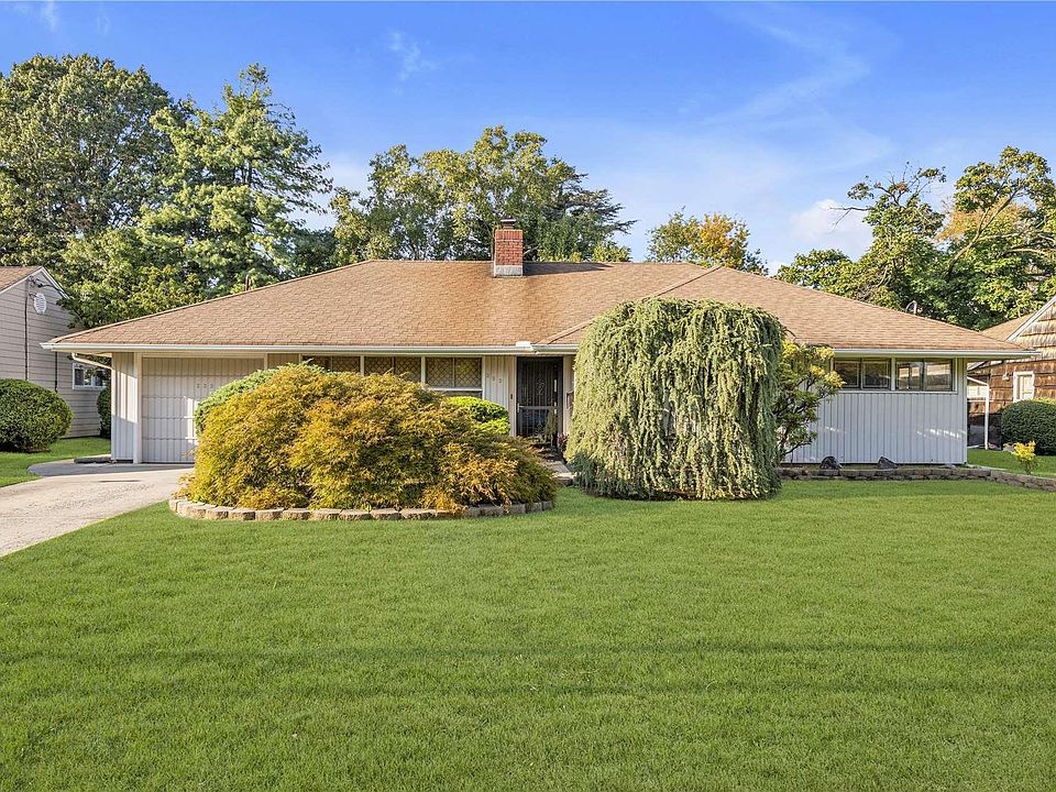 1st image of 233 Seaman Avenue