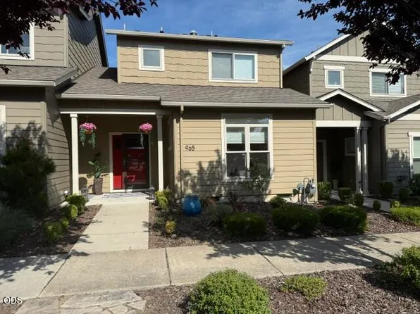 965 Camelot Dr, Ashland, OR 97520