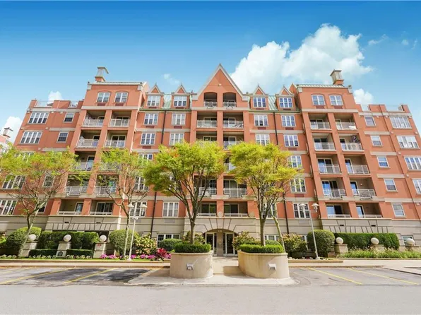 120 Oceana Dr W APT 2A, Brooklyn, NY 11235