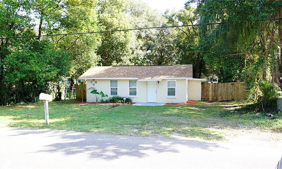 1st image of 8703 N Willow Ave