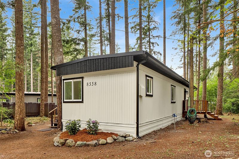 3rd image of 8558 Golden Valley Drive