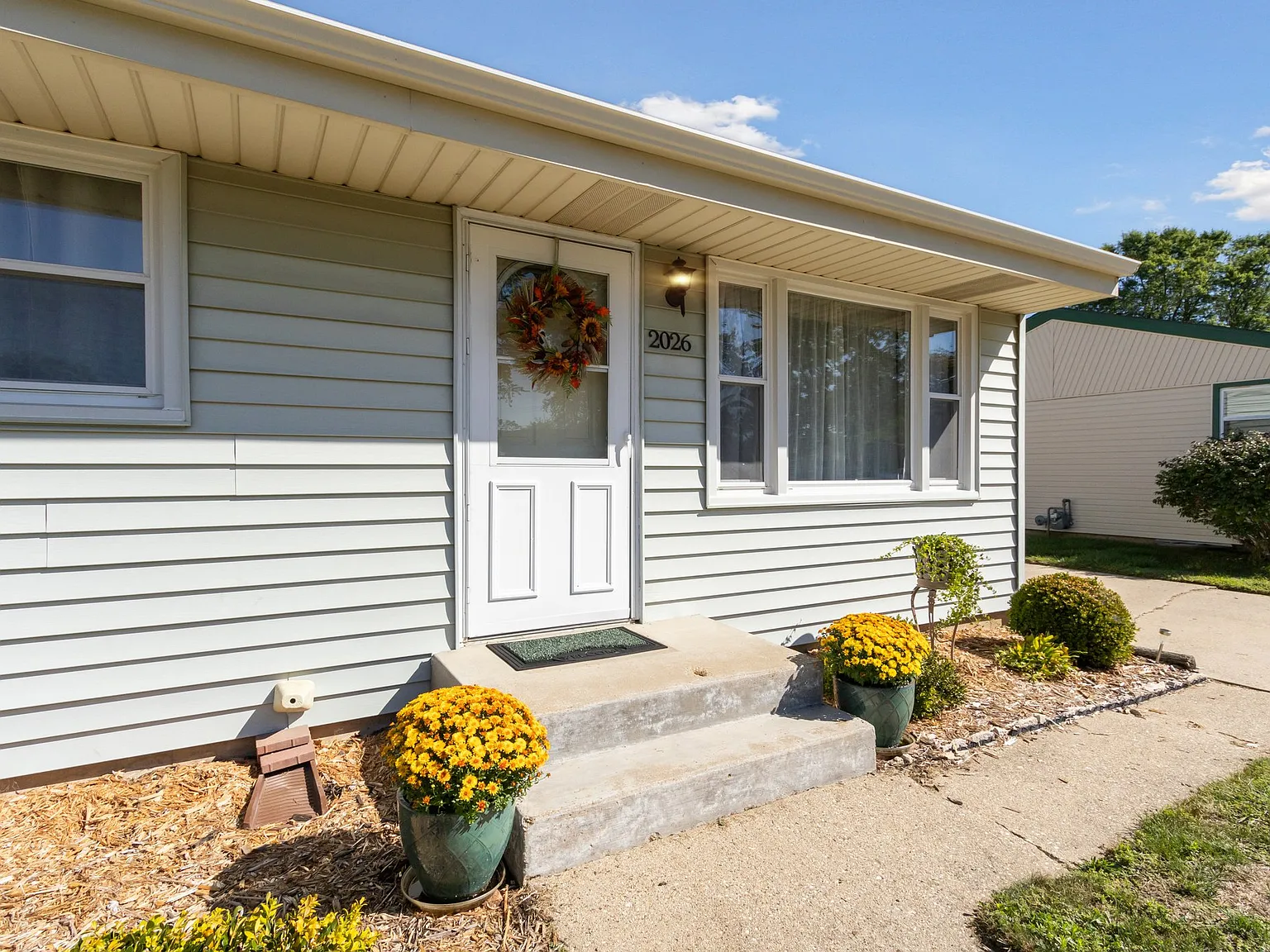 3 bed, 868 sqft, $1,750 — Photo 4