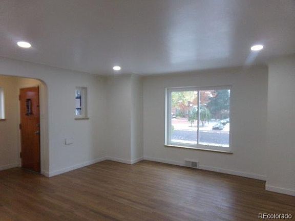 5th image of 2836 Glencoe Street