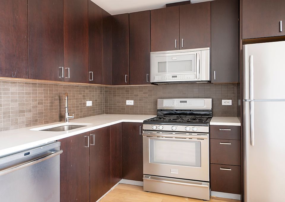 1st image of 3050 21st St #6Y