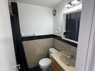 2059 Pine St APT E, Des Plaines, IL 60018