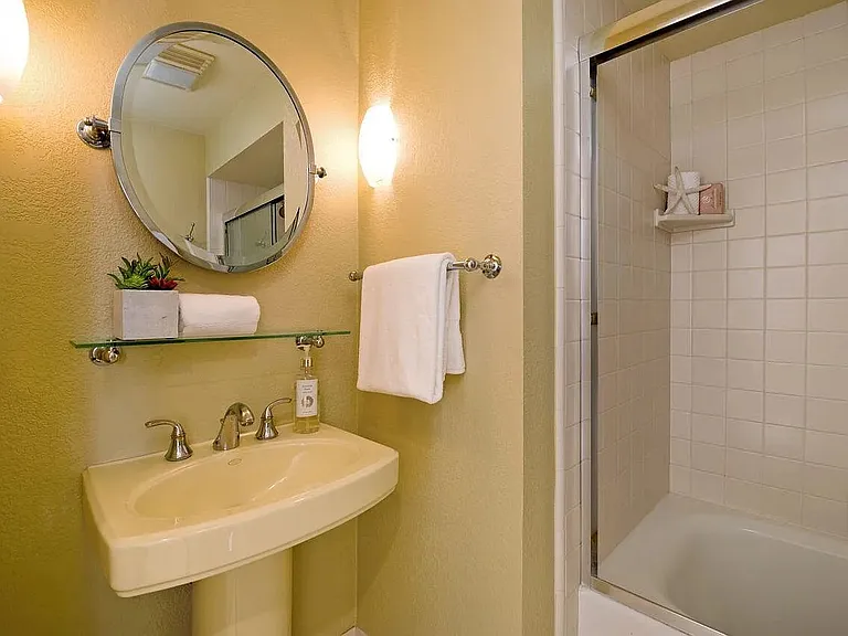 2051 Cliff Dr #18 — Photo 18