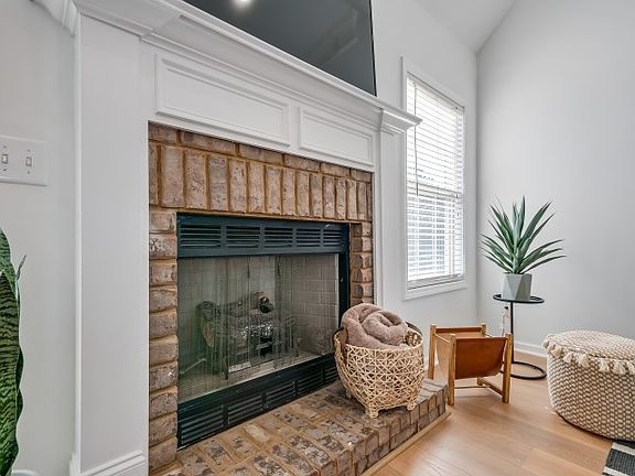 4th image of 2944 Hearthside Dr