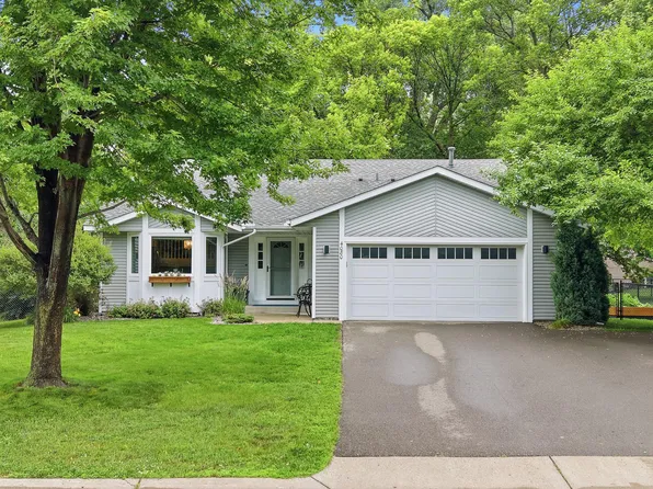 4080 Park Valley Ln, White Bear Township, MN 55110