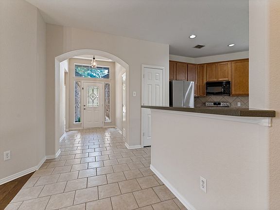 3rd image of 1906 Pecan Grove Dr