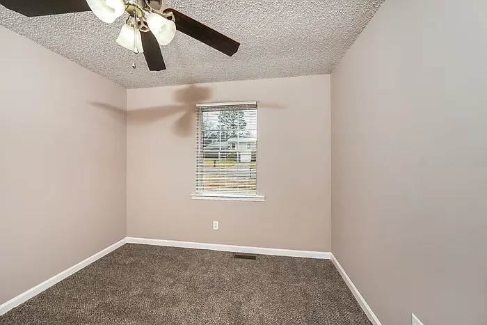 1333 Turf Dr — Photo 8